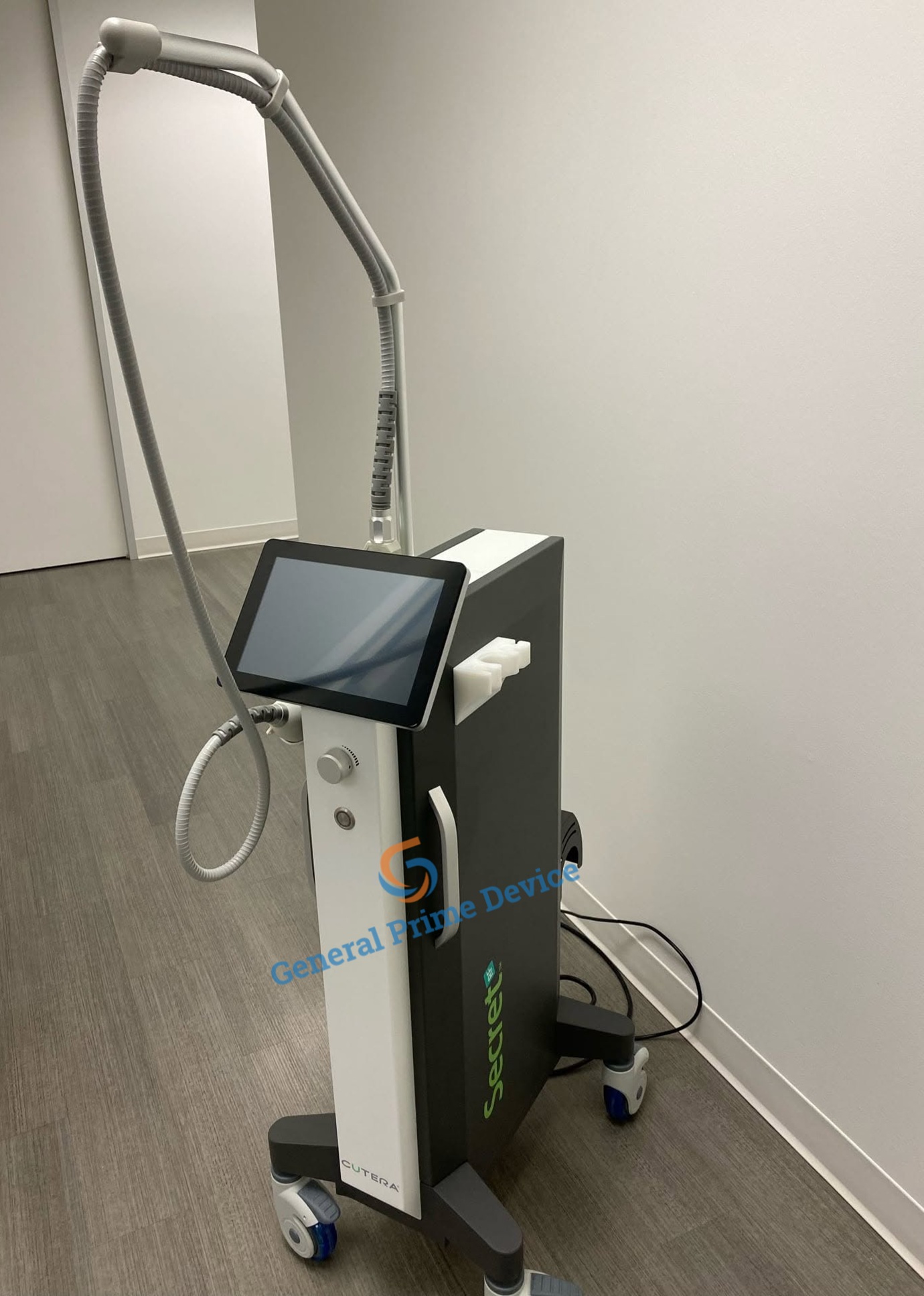 Cutera Secret RF Microneedling System