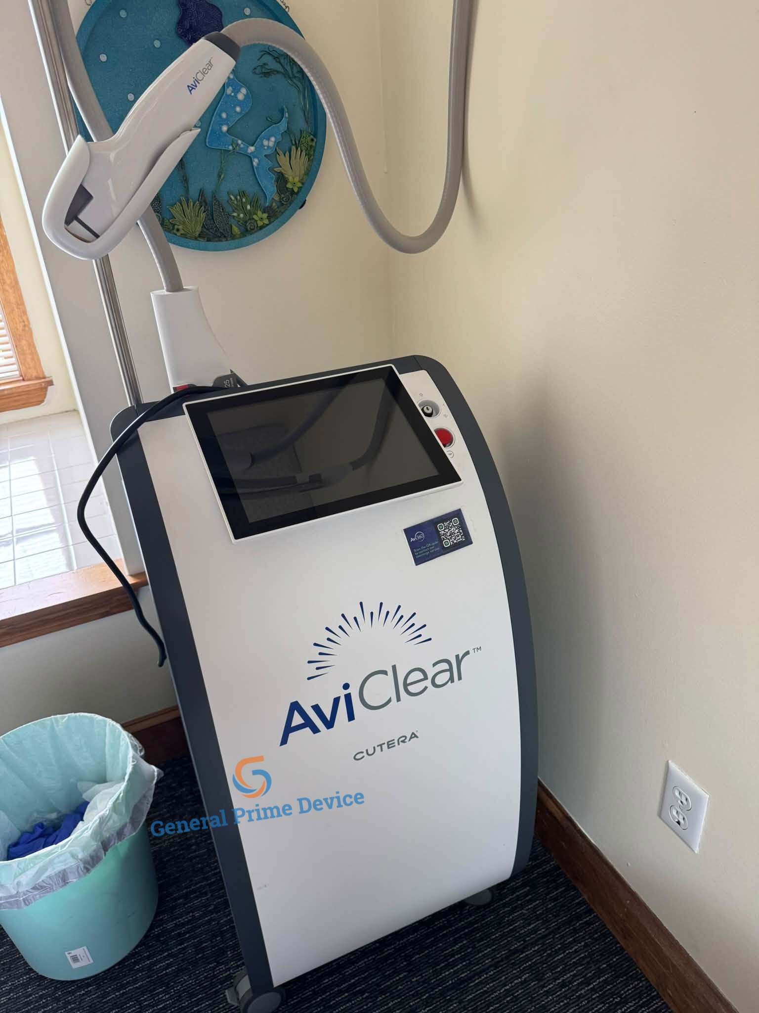 Cutera AviClear Laser System