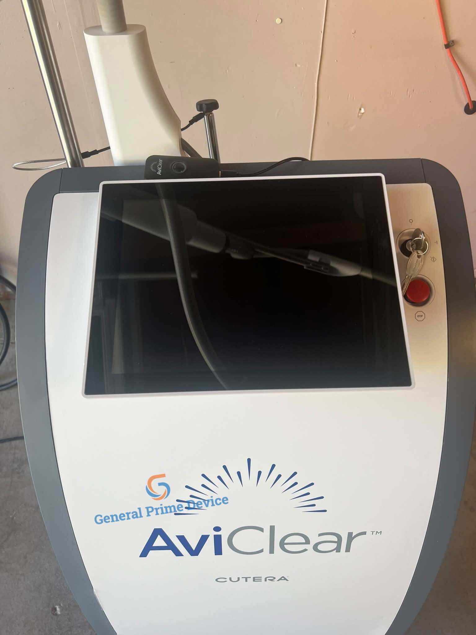 Cutera AviClear Laser System