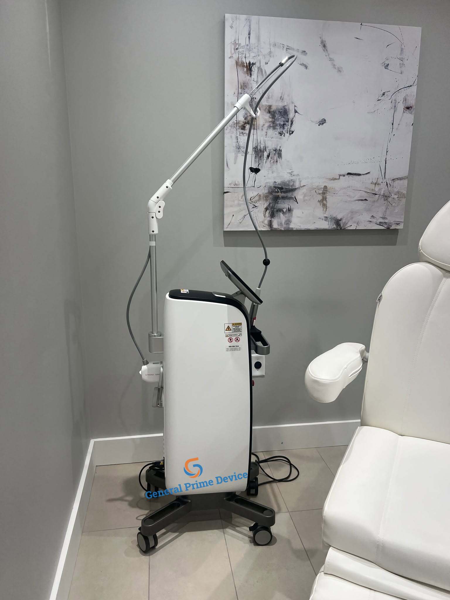 Cynosure Lutronic Genius RF Microneedling System